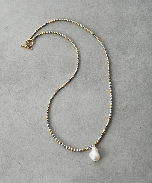 ear PAPILLONNER（イアパピヨネ）の「ビーズ×パールネックレス（ネックレス・レディース・ホワイト・FREE）」の2枚目の写真
