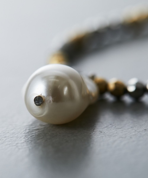 ear PAPILLONNER（イアパピヨネ）の「ビーズ×パールネックレス（ネックレス・レディース・ホワイト・FREE）」の4枚目の写真