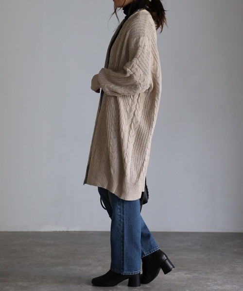 sakishimatokyo（サキシマトーキョー）の「ケーブルニットBIGカーディガン（カーディガン/ボレロ・レディース・ベージュ/グレー・FREE）」の9枚目の写真