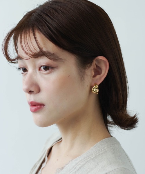 yu-ka(ユーカ)の「YU-KA : ウェーブピアス(ピアス(両耳用)・レディース・シルバー/ゴールド・ONE SIZE)」の10枚目の写真