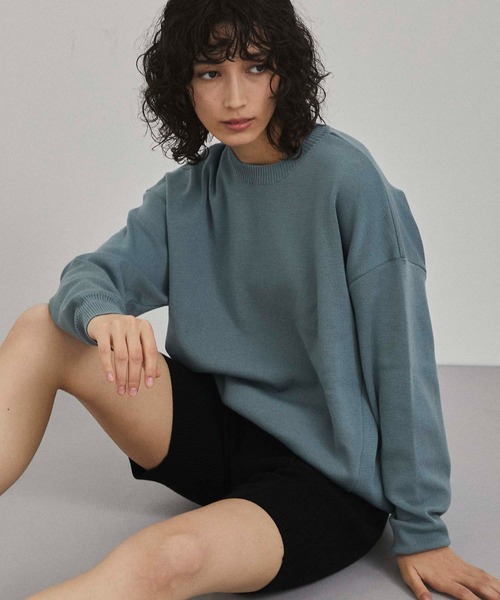 A + TOKYO(エープラストウキョウ)の「クルーネックコクーンニット(ニット/セーター・レディース・ライトブルーグレー/ベージュ/オフホワイト・FREE)」の5枚目の写真