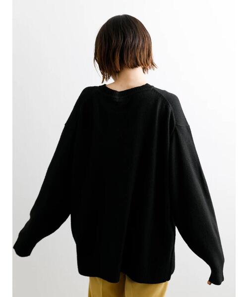 koe（コエ）の「天竺編みクルーネックニット*（ニット/セーター・レディース・ブラック/カーキ/マスタード/グリーン/ライトベージュ/ブラウン・M/L/S）」の14枚目の写真