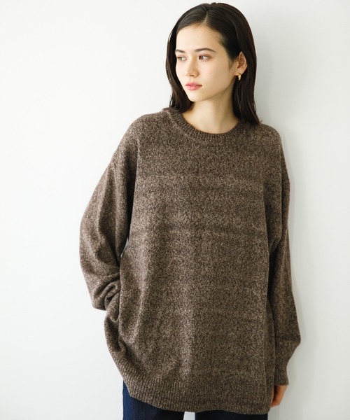 koe（コエ）の「天竺編みクルーネックニット*（ニット/セーター・レディース・ブラック/カーキ/マスタード/グリーン/ライトベージュ/ブラウン・M/L/S）」の3枚目の写真