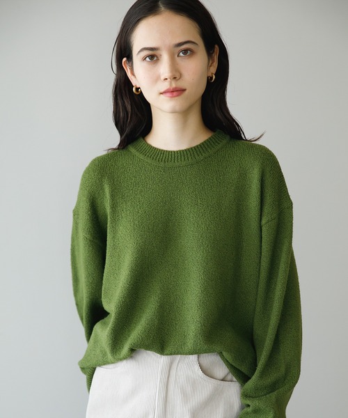 koe（コエ）の「天竺編みクルーネックニット*（ニット/セーター・レディース・ブラック/カーキ/マスタード/グリーン/ライトベージュ/ブラウン・M/L/S）」の4枚目の写真