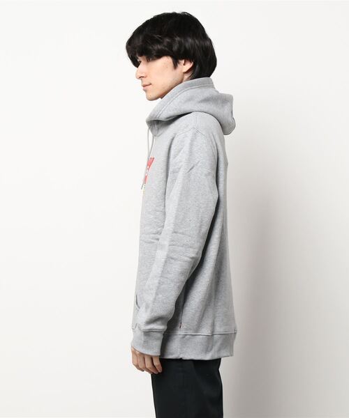 Levi's（リーバイス）の「【Levi's】シーズナルスウエットパーカー（パーカー・メンズ・グレー・L/M/S）」の3枚目の写真