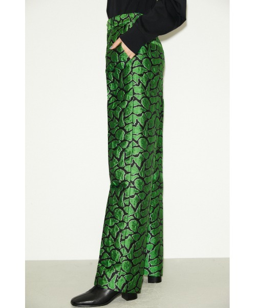 THROW by SLY（スローバイスライ）の「THROW GIRAFFE JACQARD TAPERED PT ジラフ ジャガード テーパード パンツ（スラックス・レディース・イエロー系その他/グリーン系その他2・1/0）」の5枚目の写真