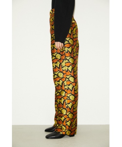 THROW by SLY（スローバイスライ）の「THROW GIRAFFE JACQARD TAPERED PT ジラフ ジャガード テーパード パンツ（スラックス・レディース・イエロー系その他/グリーン系その他2・1/0）」の13枚目の写真