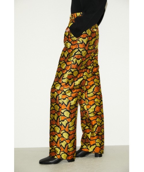 THROW by SLY（スローバイスライ）の「THROW GIRAFFE JACQARD