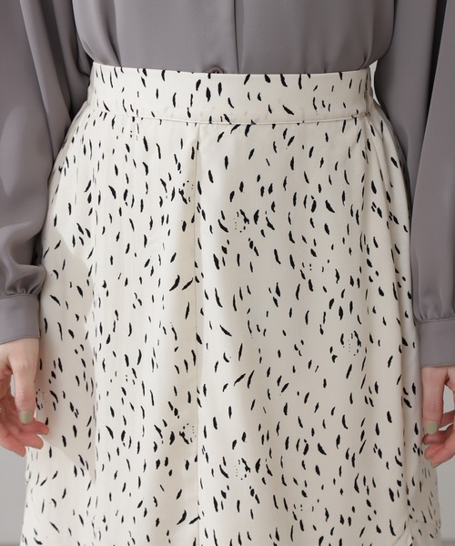 N.（N. Natural Beauty Basic）（エヌエヌナチュラルビューティーベーシック）の「◆デザインドットペプラムスカート（スカート・レディース・ホワイト系その他/ブラック系その他・MEDIUM）」の7枚目の写真