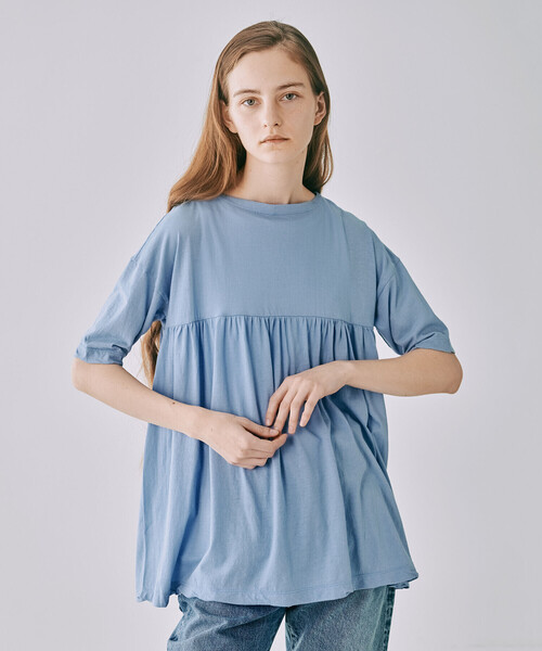 ORCIVAL（オーシバル）の「ORCIVAL | フレアギャザーTシャツ WOMEN（Tシャツ/カットソー・レディース・ダークブラウン/ホワイト/ライトブルー/チャコール・1）」の17枚目の写真