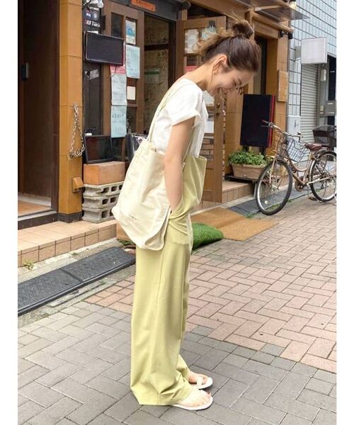 サスペンダー付きルーズパンツ