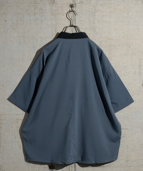 JOHN'S CLOSET（ジョンズクローゼット）の「【i】ポリストレッチクレリックシャツ 半袖（シャツ/ブラウス・メンズ・ホワイト/チャコールグレー/グレイッシュベージュ/グリーン/サックスブルー/ブラック/ネイビー/パープル・MEDIUM/LARGE/X-LARGE）」の17枚目の写真
