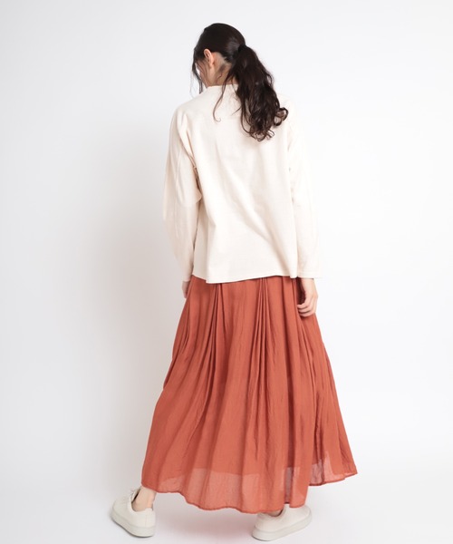 RNA-N（アールエヌエーエヌ）の「M1825 リサイクルコットンデザインロングスリーブTee（Tシャツ/カットソー・レディース・ホワイト/ダークカーキ/スミクロ・MEDIUM）」の9枚目の写真