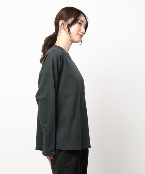RNA-N（アールエヌエーエヌ）の「M1825 リサイクルコットンデザインロングスリーブTee（Tシャツ/カットソー・レディース・ホワイト/ダークカーキ/スミクロ・MEDIUM）」の21枚目の写真
