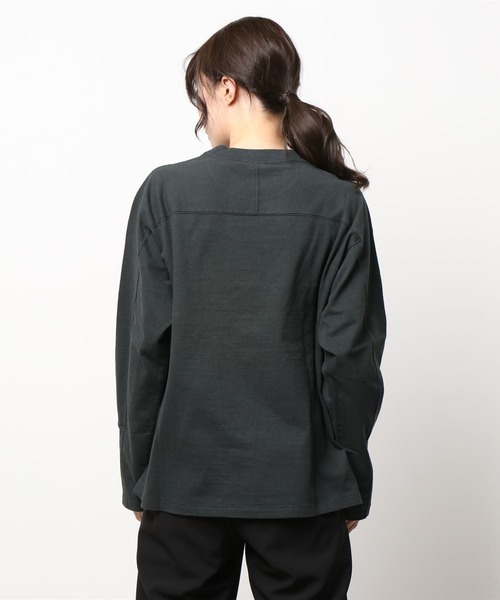 RNA-N（アールエヌエーエヌ）の「M1825 リサイクルコットンデザインロングスリーブTee（Tシャツ/カットソー・レディース・ホワイト/ダークカーキ/スミクロ・MEDIUM）」の20枚目の写真