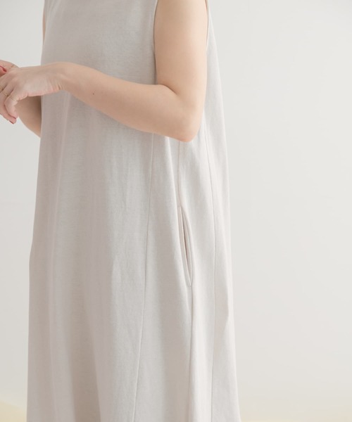 ITEMS URBANRESEARCH（アイテムズ アーバンリサーチ）の「フレアカットワンピース（ワンピース・レディース・グリーン/グレー/オフホワイト・FREE）」の17枚目の写真