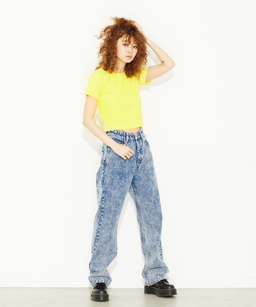 X-girl（エックスガール）の「FACE S/S BABY TOP/フェイスロゴ/ショート丈  チビT/Tシャツ（Tシャツ/カットソー・レディース・ホワイト/イエロー/チャコール・S/M）」の21枚目の写真