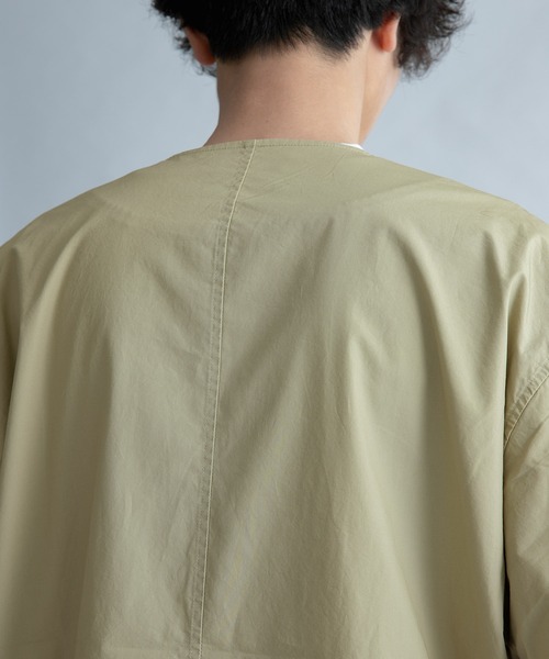 FORK&SPOON（フォークアンドスプーン）の「FORK&SPOON　ノーカラータックシャツ（シャツ/ブラウス・メンズ・パープル/ブラック/ベージュ・4/5）」の15枚目の写真