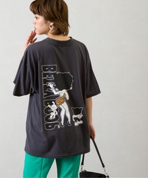 BETTY プリント Tシャツ
