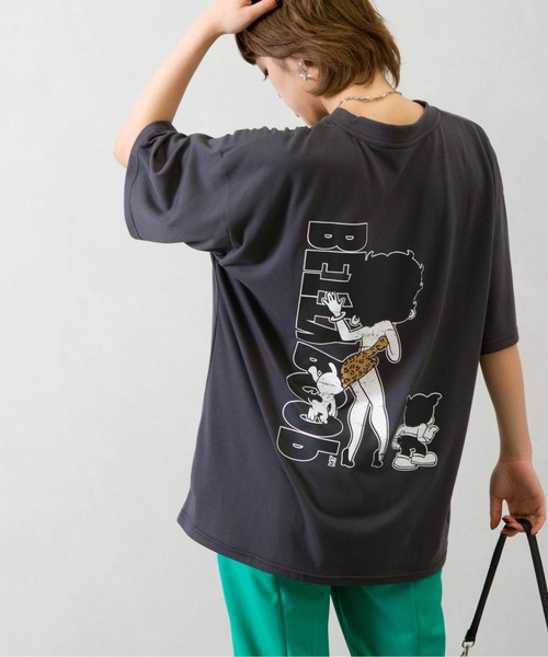 SpRay(スプレイ)の「BETTY プリント Tシャツ(Tシャツ/カットソー・レディース・チャコールグレー/オフホワイト/グレイッシュベージュ・FREE)」の14枚目の写真