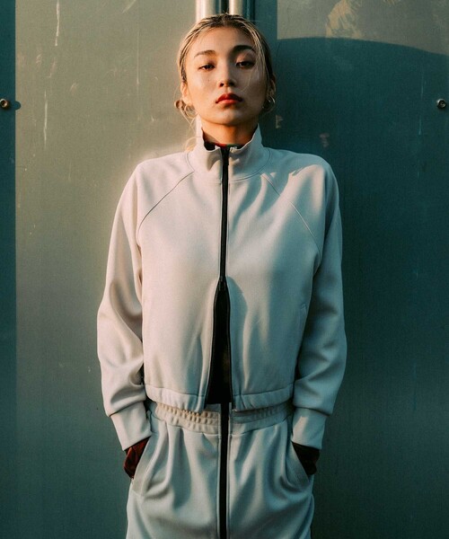 CITY TOKYO（シティトウキョウ）の「TOKYOパーフェクションジャケット（ブルゾン・レディース・ライトグレー/パープル/ネイビー・FREE）」の4枚目の写真