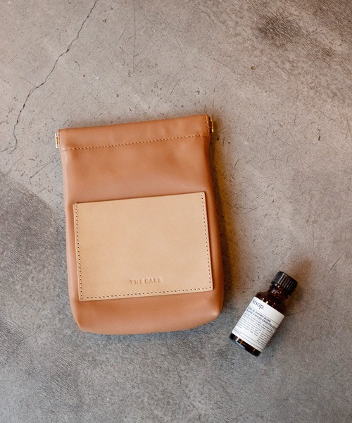 the case（ザケース）の「小物がスッキリまとまるコスメポーチ Leather Pocket Pouch（ポーチ・レディース・ブラック/ブラウン/アイボリー/グレイッシュベージュ/カーキ・FREE）」の3枚目の写真