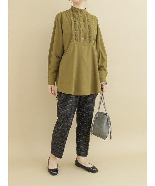 Te chichi(テチチ)の「ピンタックチュニックシャツ(チュニック・レディース・カーキ/チャコール/オフホワイト・フリ-)」の5枚目の写真