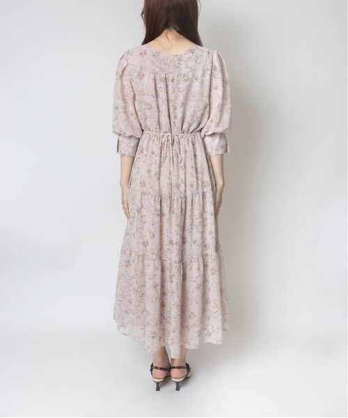 RANDA(ランダ)の「フラワープリントワンピース(ワンピース・レディース・ブラック/ベージュ/ピンク・1/0)」の5枚目の写真