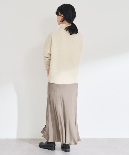 SHENERY（シーナリー）の「ホワイトヤクショートボリュームニット（ニット/セーター・レディース・オフホワイト/ブルー・FREE）」の19枚目の写真