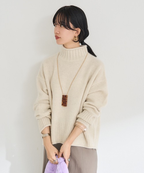 SHENERY（シーナリー）の「ホワイトヤクショートボリュームニット（ニット/セーター・レディース・オフホワイト/ブルー・FREE）」の12枚目の写真