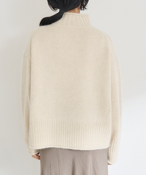 SHENERY（シーナリー）の「ホワイトヤクショートボリュームニット（ニット/セーター・レディース・オフホワイト/ブルー・FREE）」の8枚目の写真