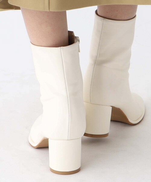 OPAQUE.CLIP（オペークドットクリップ）の「◆スクエアトゥ円柱ヒールショートブーツ（ブーツ・レディース・ベージュ系6/ホワイト/ブラック系6・03/02）」の12枚目の写真