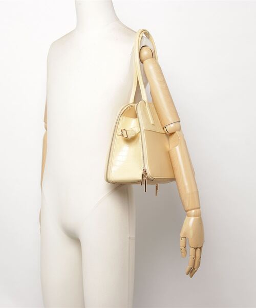 CISLYS(シスリス)の「【CISLYS】Docking croco BAG(ハンドバッグ・レディース・ベージュ/ブラック・FREE)」の4枚目の写真