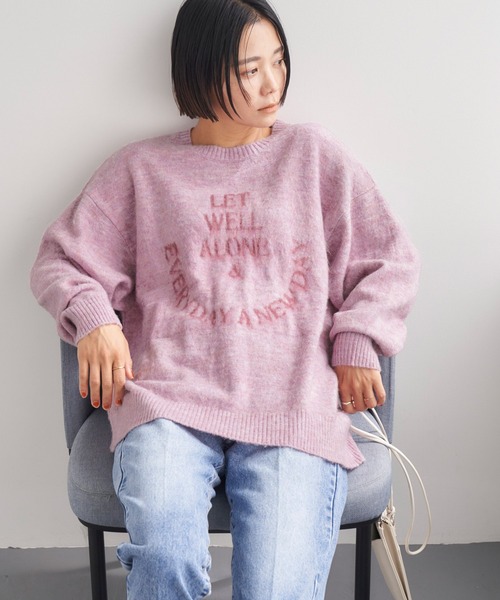 Chaco closet(チャコ クローゼット)の「ニットジャガードメッセージロゴプルオーバー(ニット/セーター・レディース・ライトグレー/ピンク/ネイビー/ベージュ・FREE)」の4枚目の写真