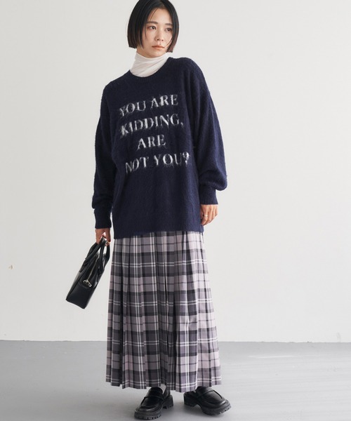Chaco closet(チャコ クローゼット)の「ニットジャガードメッセージロゴプルオーバー(ニット/セーター・レディース・ライトグレー/ピンク/ネイビー/ベージュ・FREE)」の8枚目の写真