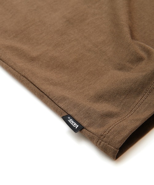 VANS(バンズ)の「VANS MN オフ・ザ・ウォール・カラー・マルチプライヤー SS VN0A4S2A1LE(Tシャツ/カットソー・メンズ・ダークオリーブ/ピンクベージュ・M/L/S/XL/XXL)」の11枚目の写真