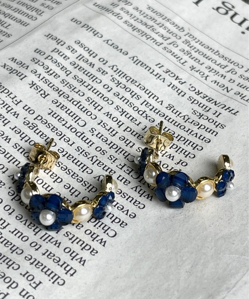 StyleSea(スタイルシー)の「フラワーリングピアス(ピアス(両耳用)・レディース・ベージュ/イエロー/ブルー/グリーン/ラベンダー・FREE)」の3枚目の写真