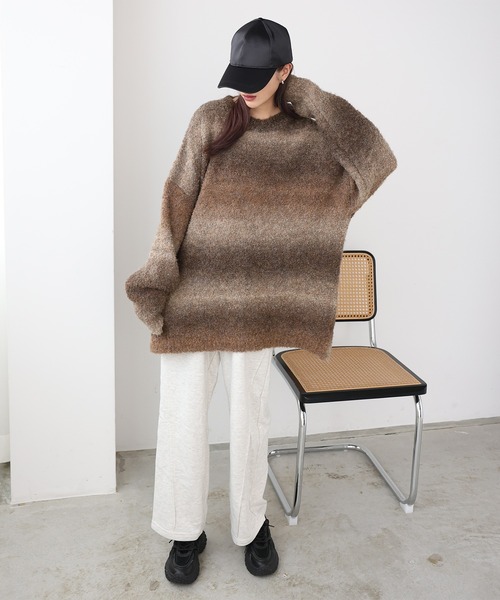 Girly Doll（ガーリードール）の「グラデーションカラーニットセーター（ニット/セーター・レディース・グレー/パープル/ブルー/キャメル/ピンク/オレンジ/ブラウン・F）」の22枚目の写真