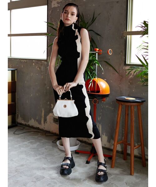 EVRIS（エヴリス）の「プラットフォームベルトサンダル（サンダル・レディース・ホワイト/ブラック・SMALL/MEDIUM/LARGE）」の12枚目の写真