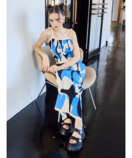 EVRIS（エヴリス）の「プラットフォームベルトサンダル（サンダル・レディース・ホワイト/ブラック・SMALL/MEDIUM/LARGE）」の7枚目の写真