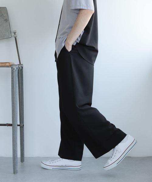 SENSE OF PLACE by URBAN RESEARCH(センスオブプレイスバイアーバンリサーチ)の「『セットアップ対応』『イージーケア』 タックボリュームワイドスラックス(スラックス・メンズ・ブルー/カーキ/ブラウン/ブラック/ライトベージュ・SMALL/LARGE/MEDIUM)」の16枚目の写真