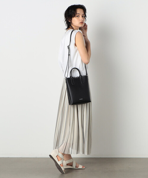 MONO　COMME CA（モノコムサ）の「縦ミニ トート ショルダー（ショルダーバッグ・レディース・ライトグリーン/ブラウン/ブラック/グレイッシュベージュ・FREE）」の5枚目の写真