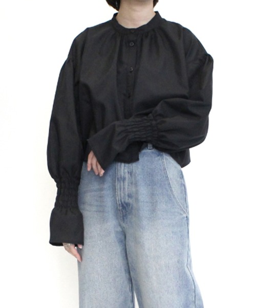 STYLEBLOCK（スタイルブロック）の「ブロードクロップド袖シャーリングブラウス（シャツ/ブラウス・レディース・グレー/ホワイト/ブラック/ライトブルー・M）」の2枚目の写真