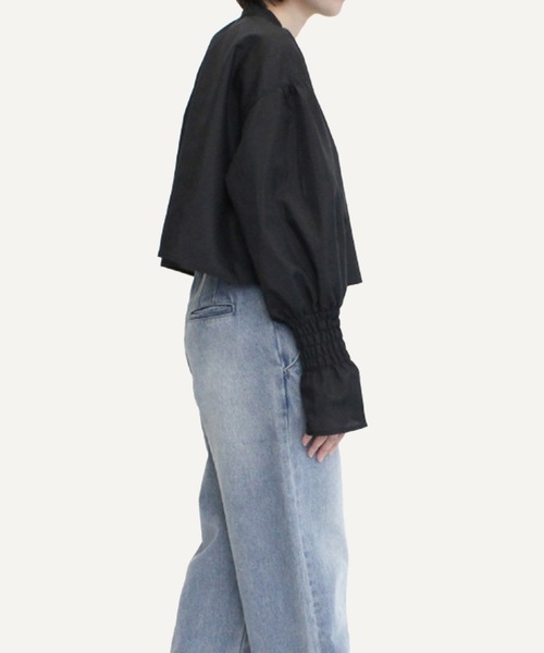 STYLEBLOCK（スタイルブロック）の「ブロードクロップド袖シャーリングブラウス（シャツ/ブラウス・レディース・グレー/ホワイト/ブラック/ライトブルー・M）」の9枚目の写真