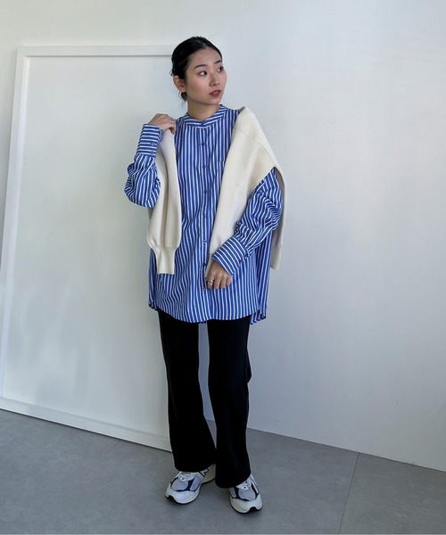 feepur（フェピュール）の「ノーカラーストライプビッグシャツ（シャツ/ブラウス・レディース・オフホワイト/レッド/ブルー・MEDIUM）」の6枚目の写真