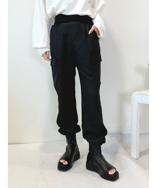 CECIL McBEE(セシルマクビー)の「ツイルカーゴパンツ(カーゴパンツ・レディース・カーキ/ブラック・LARGE/MEDIUM)」の2枚目の写真
