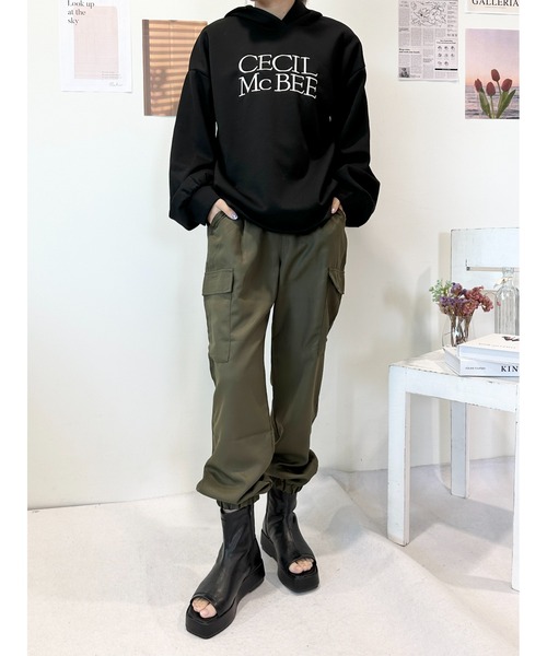 CECIL McBEE(セシルマクビー)の「ツイルカーゴパンツ(カーゴパンツ・レディース・カーキ/ブラック・LARGE/MEDIUM)」の6枚目の写真