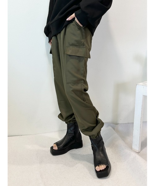 CECIL McBEE(セシルマクビー)の「ツイルカーゴパンツ(カーゴパンツ・レディース・カーキ/ブラック・LARGE/MEDIUM)」の5枚目の写真