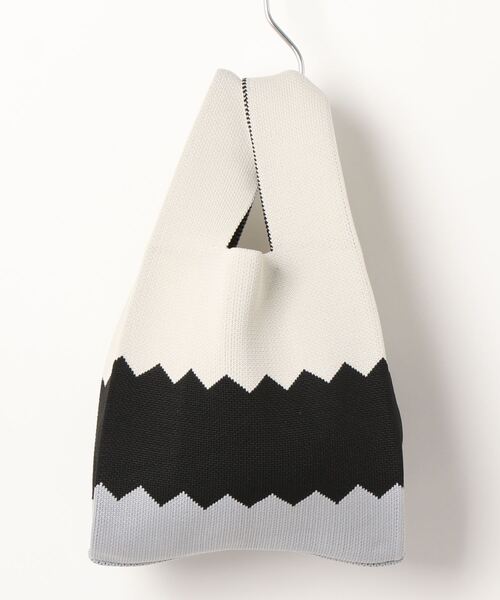HIKA（ヒカ）の「【HIKA】総柄マルシェ型 BAG（ハンドバッグ・レディース・ブラック×ホワイト/マルチ/アニマル/ホワイト×ブラック/ブラック系その他2/ブラック系その他/グリーン系その他/その他3/その他/その他1/その他2/グリーン系その他2/パープル系その他・FREE）」の12枚目の写真