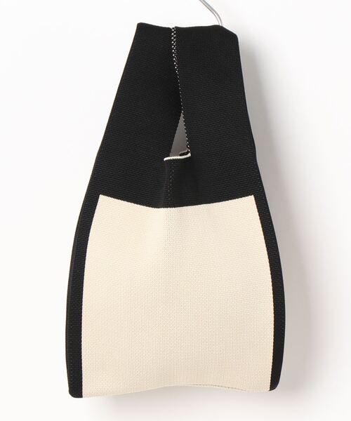 HIKA（ヒカ）の「【HIKA】総柄マルシェ型 BAG（ハンドバッグ・レディース・ブラック×ホワイト/マルチ/アニマル/ホワイト×ブラック/ブラック系その他2/ブラック系その他/グリーン系その他/その他3/その他/その他1/その他2/グリーン系その他2/パープル系その他・FREE）」の2枚目の写真
